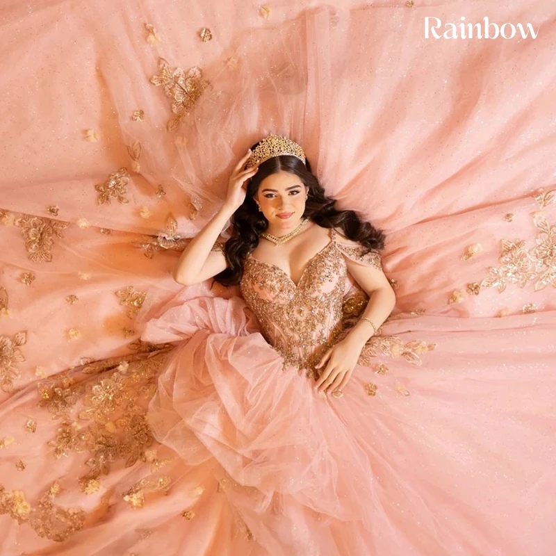 Weg von der Schulter Quinceneara Kleid Rüschen Organza mit bestickter Spitze Abschlussball-Partykleid ärmellos maßgeschneidert Vestido De Noche