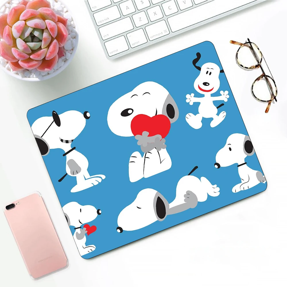 Cartoon Cute Dog S-Snoopys Gaming Mouse Pad XS Small Mousepad For PC Gamer Desktop Decoration Office Mouse Mat Deskmat Rug