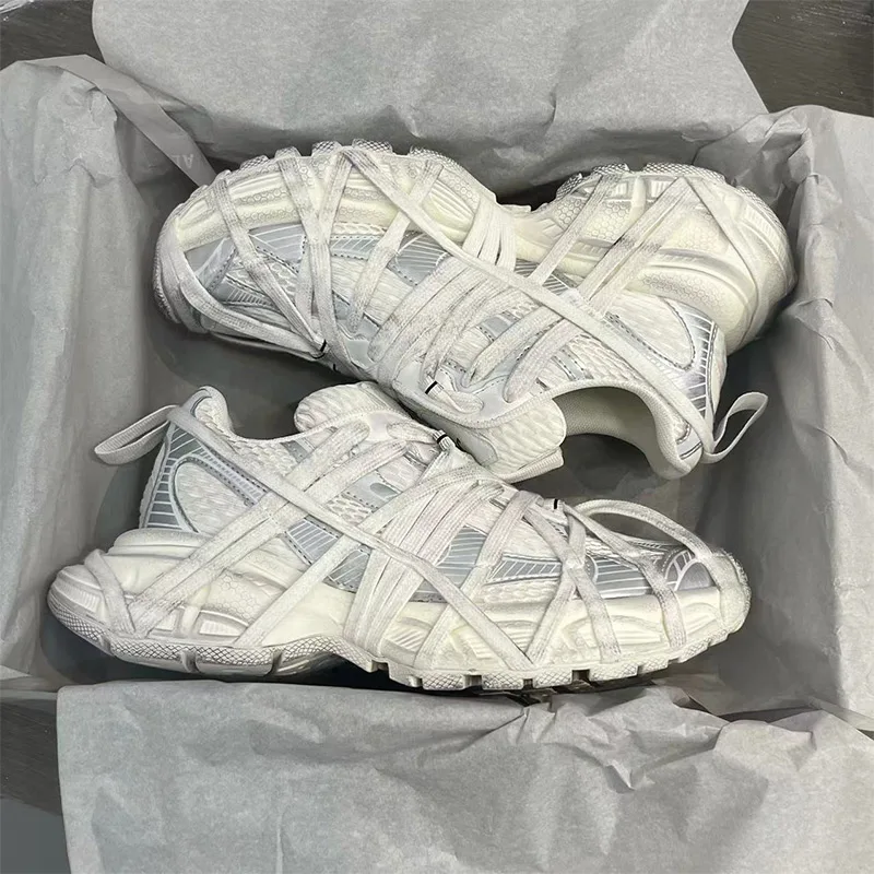 Marke Chunky Sole Distressed Sneakers Unisex 3