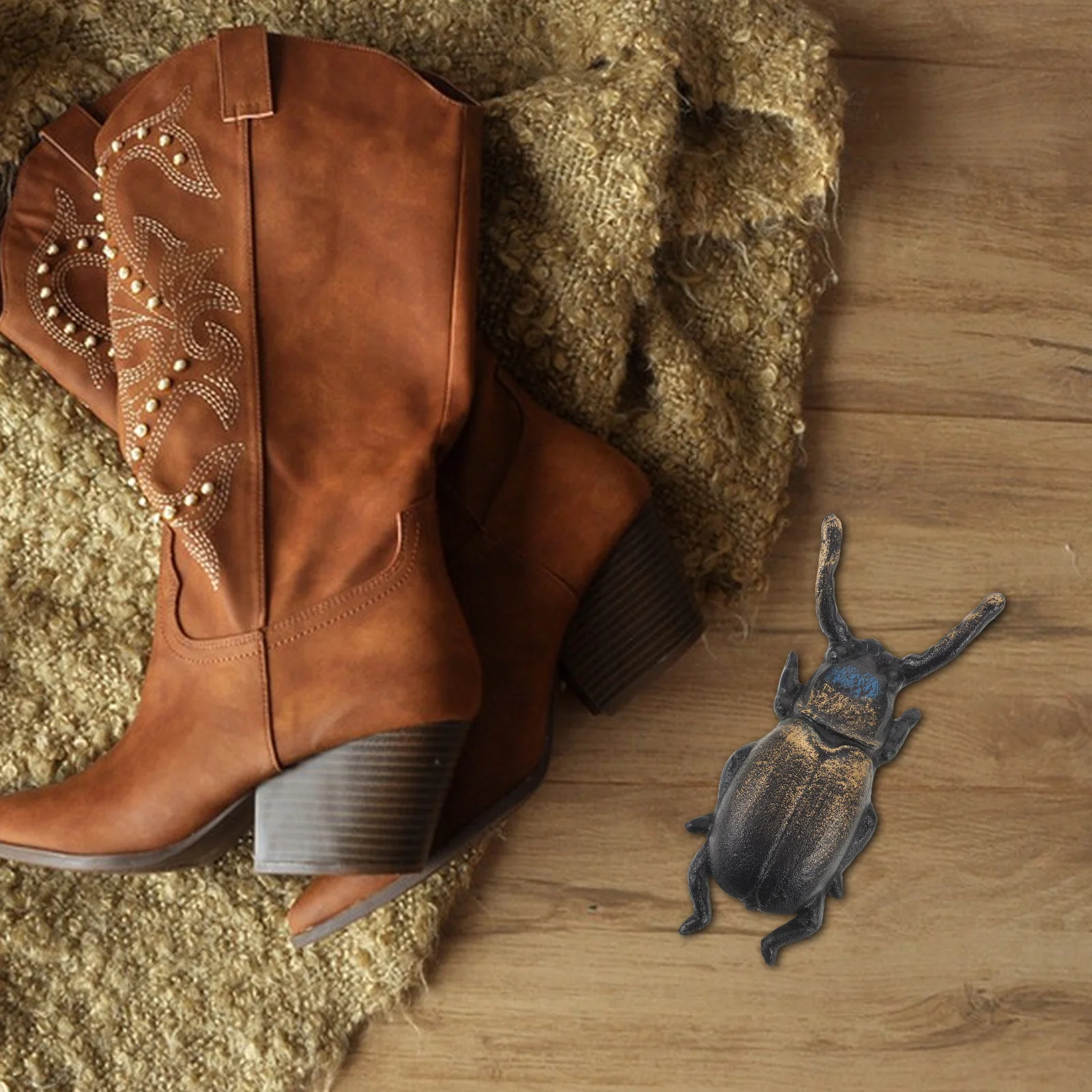 

Heavy Duty Cast Jack: Beetle Shaped Shoe Puller for Riding Work Boots - Decorative Retro Boot Remover for Rustic