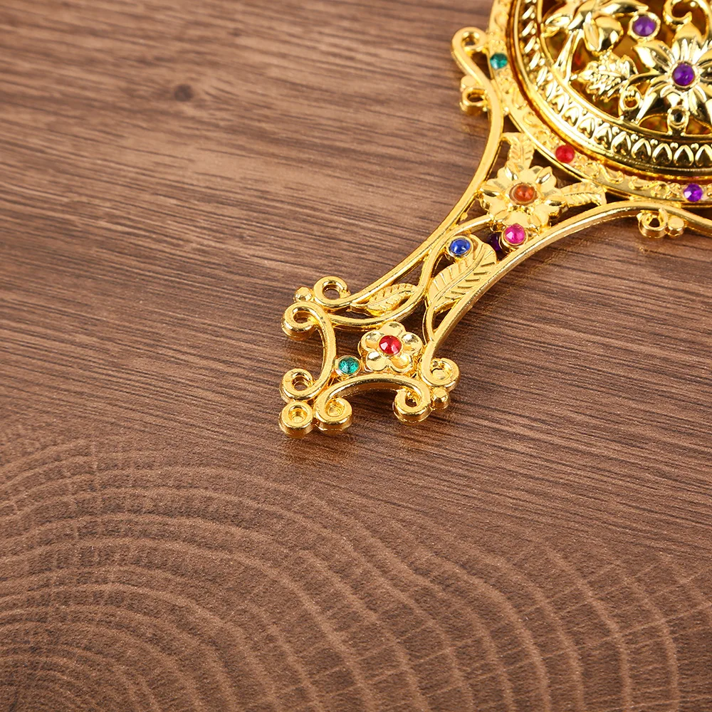 1 ชุดชุดหวีแต่งหน้าแบบพกพามือถือกระจกเครื่องสําอางโลหะผสมทอง Retro กระจกน่ารักกระเป๋าหวีกระจกชุด