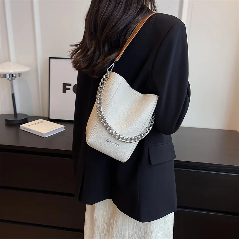 Composite Bag Tote Bag for Women Fashion PU Leather Handbag 2023 New Summer Simple Design Casual Chain Crossbody Bag Bucket Bag