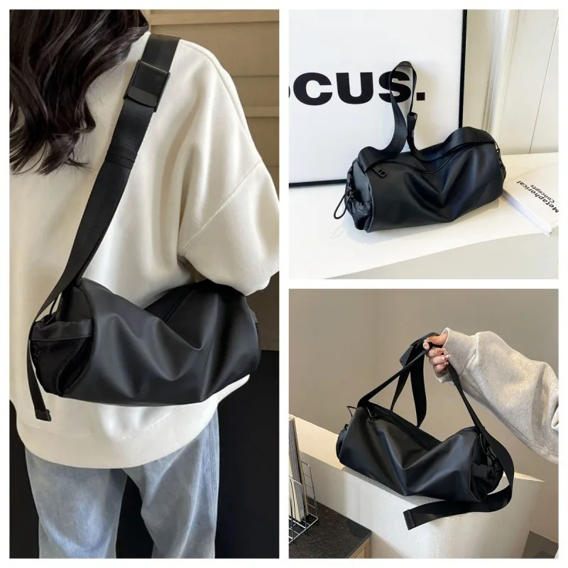 

Nylon Cloth Bag Women's Crossbody Bag New Large Capacity Niche Versatile Instagram Single Shoulder Cylindrical Bag