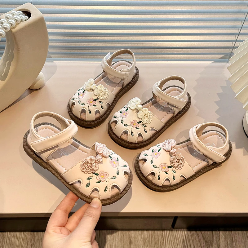 Girl Princess Dress Sandals Summer Chic Children Embroidery Hanfu Sandals Fashion Sweet Flower Kids Cut-outs Flat Sandals Soft