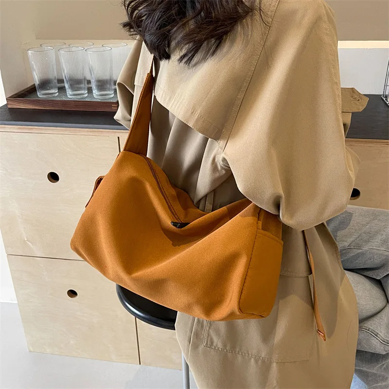 

Casual Simple Shoulder Bag Fashion Versatile Large Capacity Tote Bag Outdoor Travel Storage Crossbody Pillow Women's Handbag
