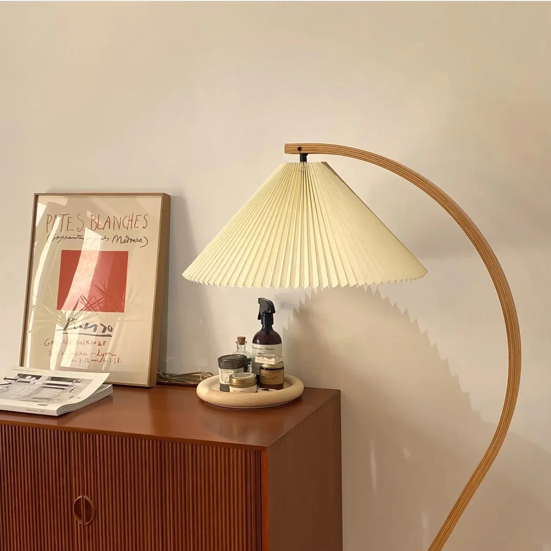 Ultima lampada da terra per ombrellone Vintage e paralume pieghettato lampada da terra plissettata da comodino classica minimalista nordica