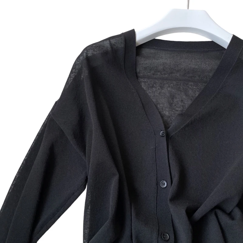 25 قميص نسائي على الطراز الأوروبي والأمريكي الشهير من الكشمير الدافئ للولائم الدافئة كل مباراة العنصر الملمس المتقدمA25281