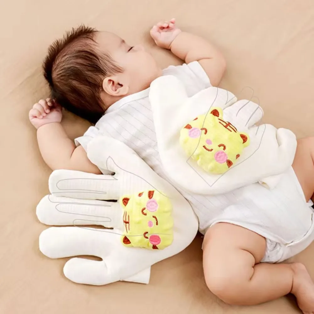 Electric Baby Startle Prevention Glove Polyester Fiber Cartoon Baby Soothing Palm With Remote Control Hand Designing