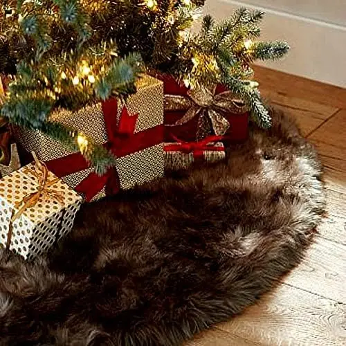 

Brown Faux Fur Christmsa Tree Skirt, Holiday Teasure, Seasonal Decorating, Plush, Soft, Fluffy and Furry, Christmas Fun,