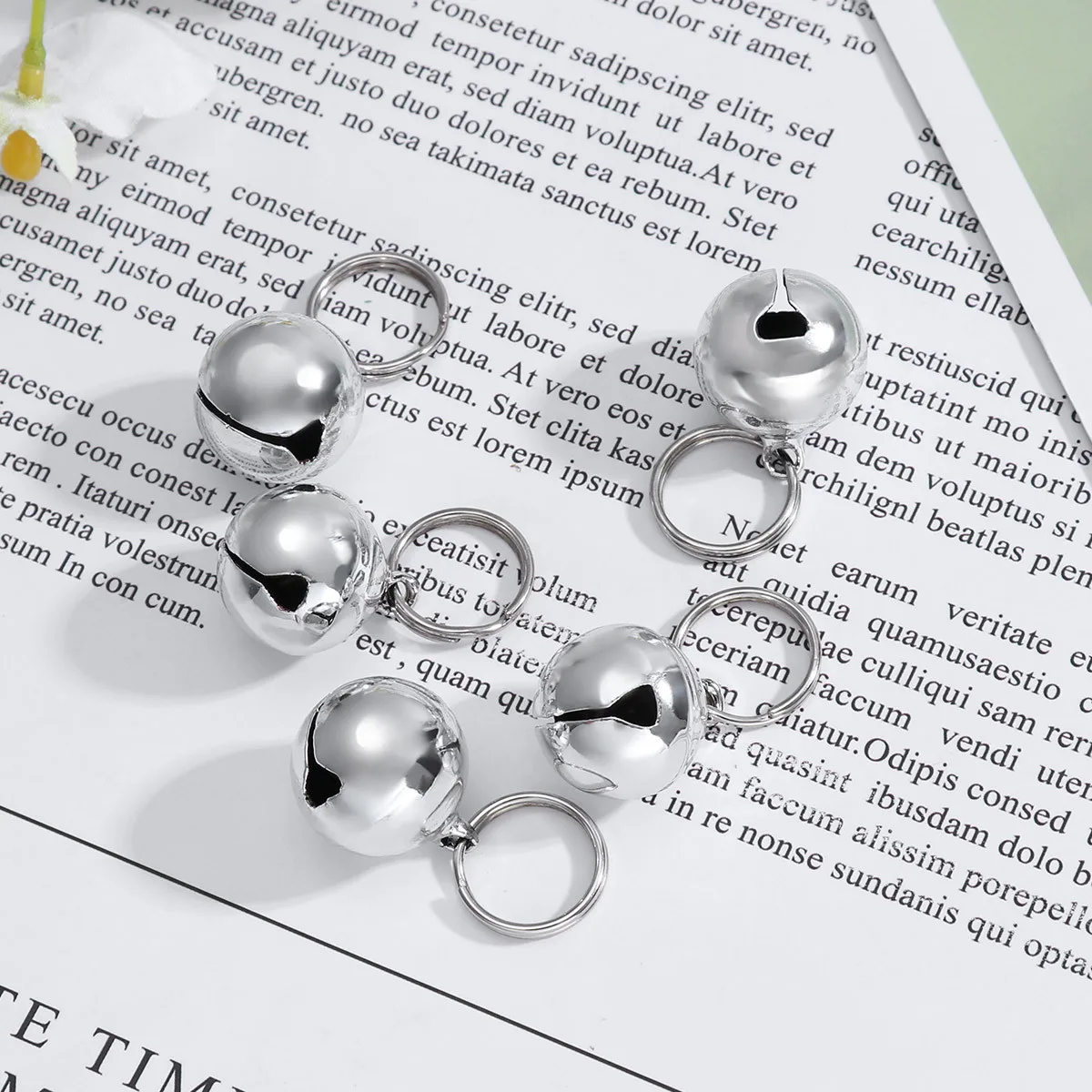 

5Pcs 18mm Pet Bells Stainless Steel Clapper Easy Attach Collar Cat Dog Accessories Loud Sound Christmas Pet Bells