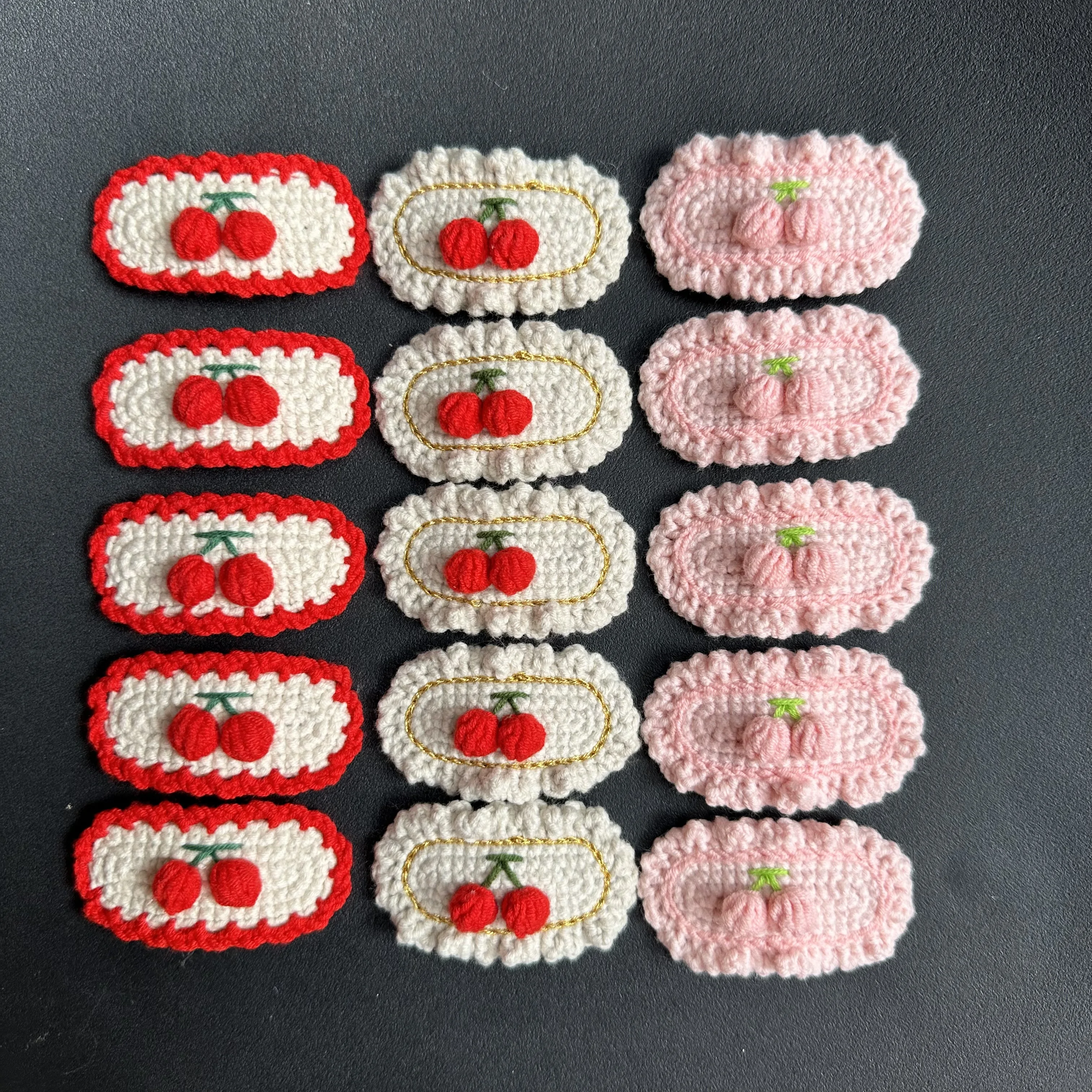 اليد الكروشيه التطريز الكرز الخرز زهرة الصوف الحياكة الكروشيه دبابيس الشعر الرجعية مشبك جانبي أنيق للفتيات والنساء