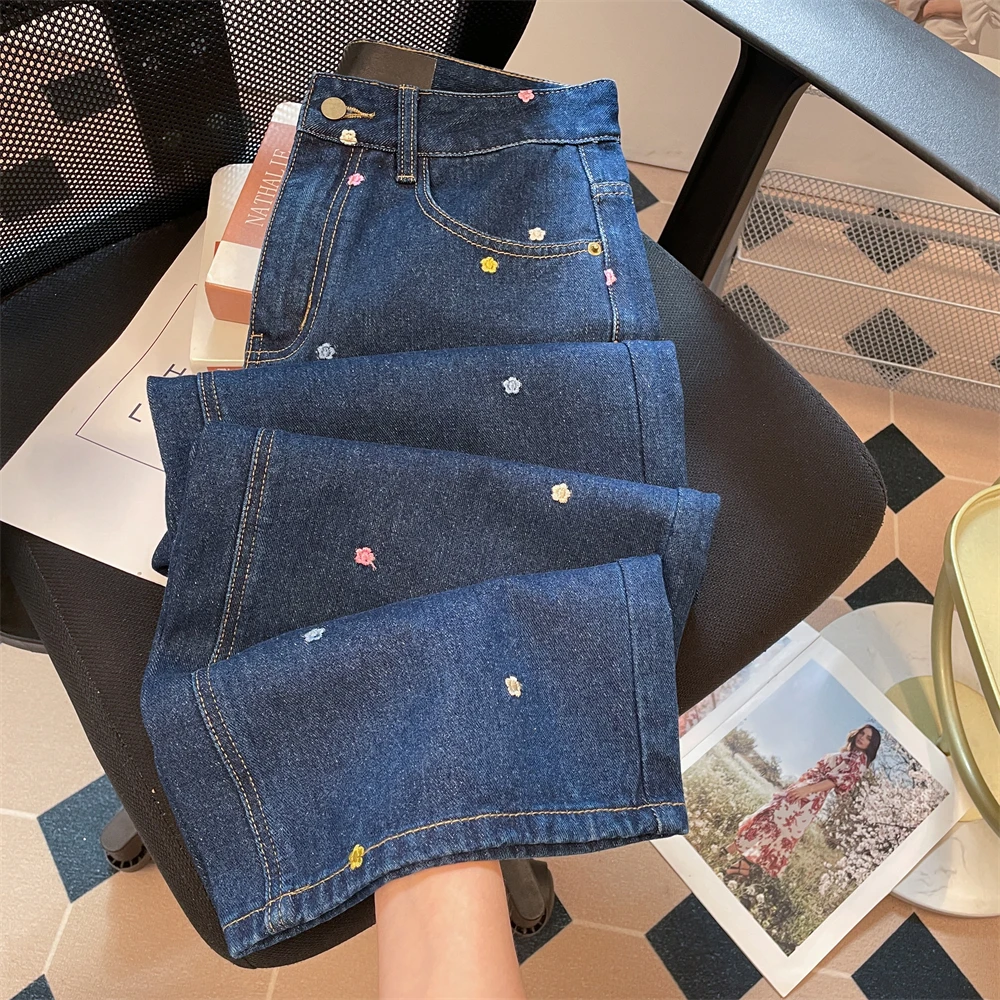 

Корейские женские джинсовые брюки с цветочной вышивкой, свободные широкие прямые джинсы полной длины, осенние повседневные потертые брюки с высокой талией
