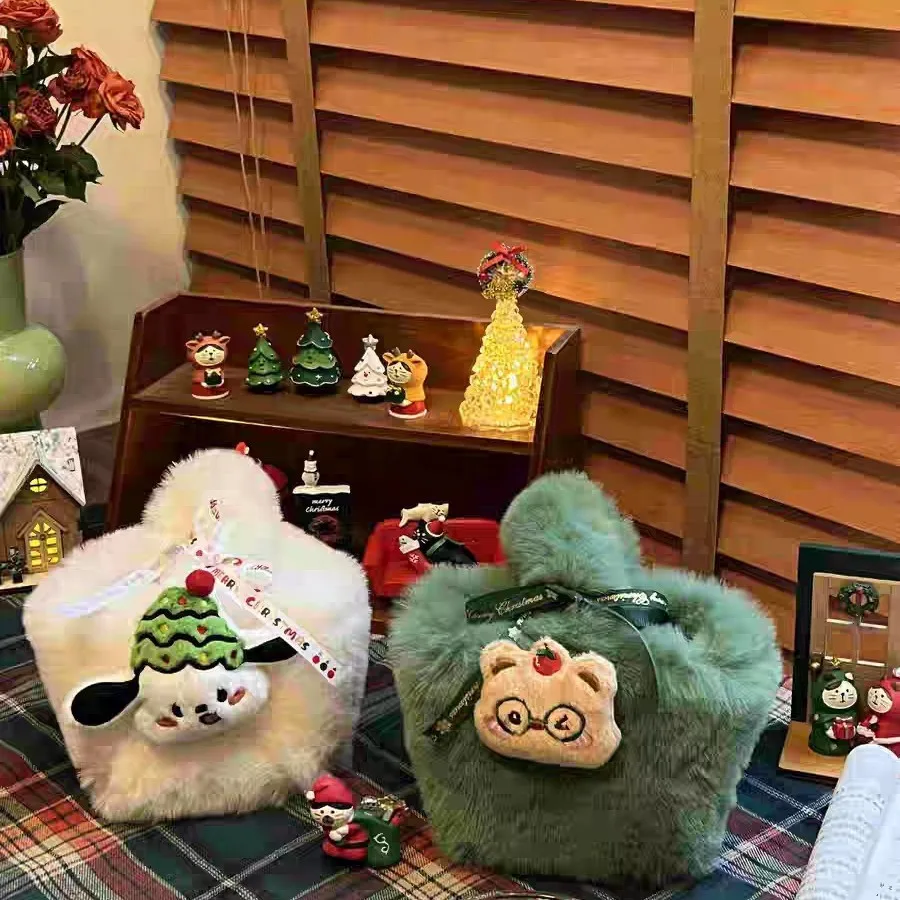 Christmas gift gift bag, peace fruit wrapping gift bag, soft and cute plush candy bag.