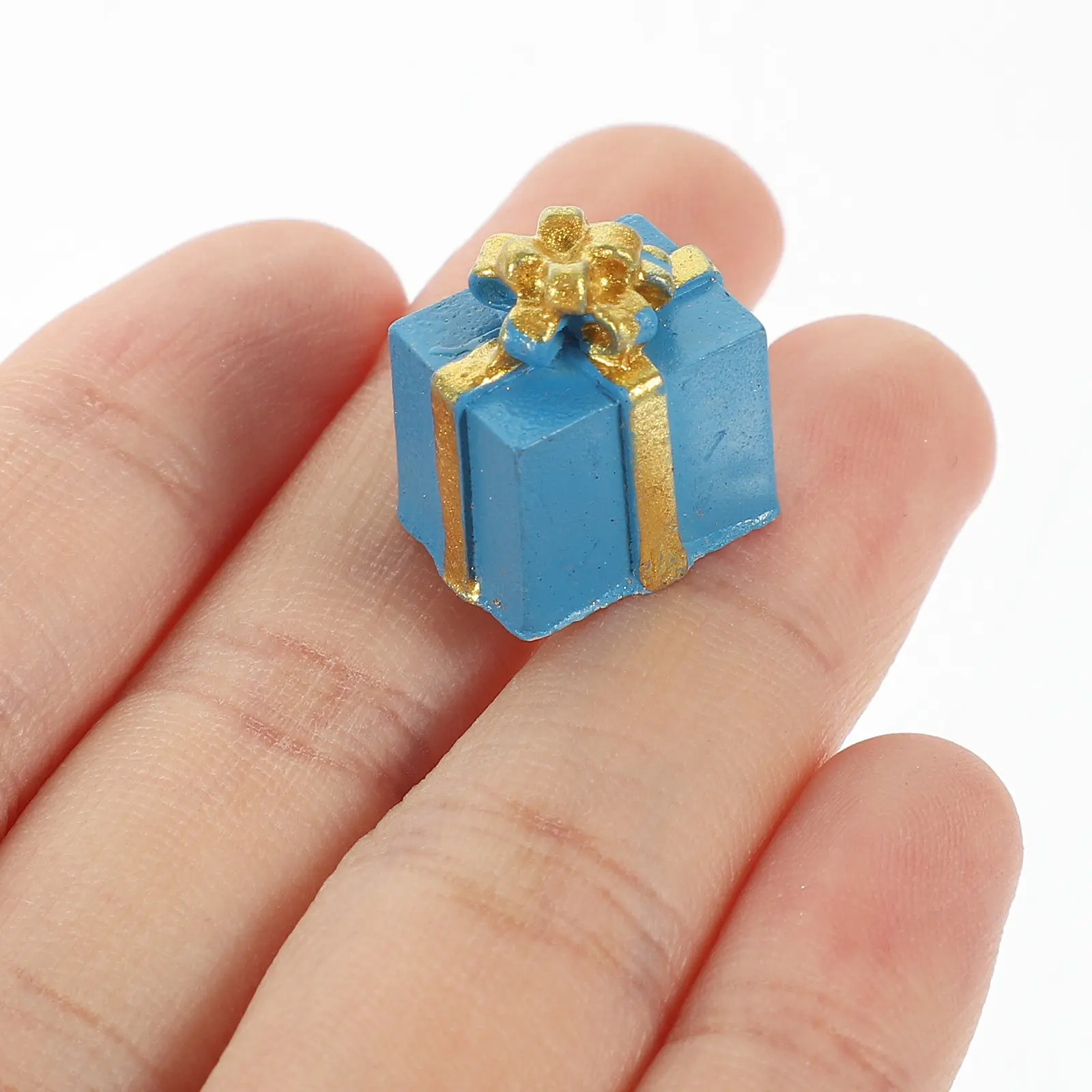 

25Pcs Mini Gift Box Decoration Resin Craft Ornament Miniature House Accessories Home Decor Key Chain Accessories
