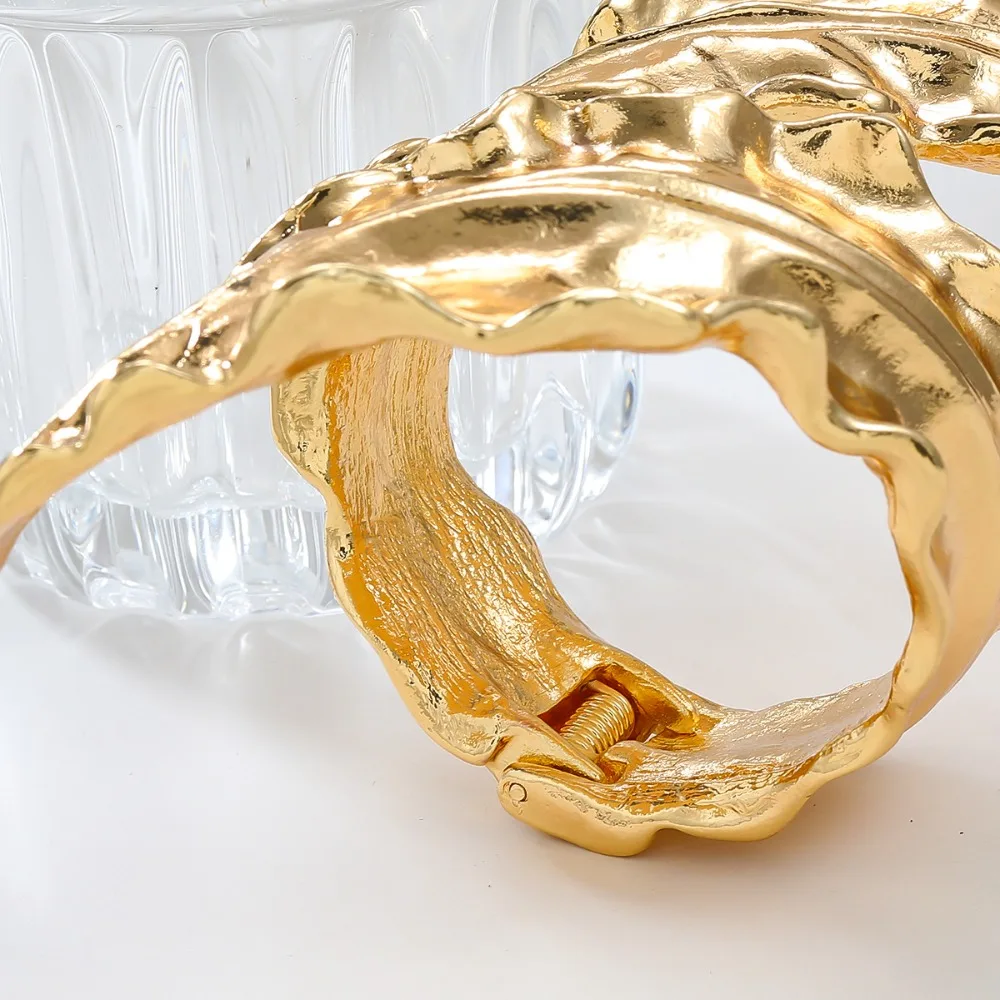 

Trendy Gold Silver Leaf Alloy Bracelet Bohemian Vintage Exaggerated Bangle Irregular Hip-hop Chunky Punk Jewelry Bangle on Hand