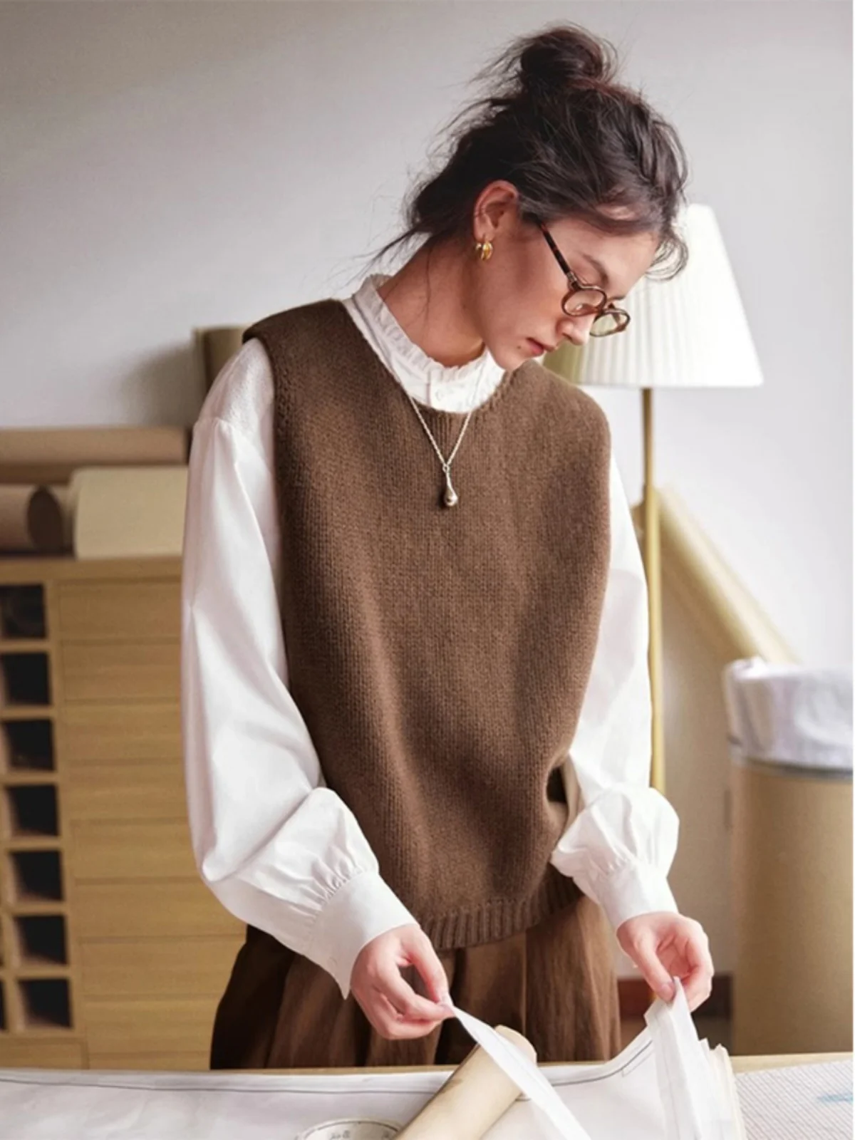 

Свободный повседневный круглый вязаный жилет в стиле ретро в Гонконге, женский осенний многослойный верхний костюм, накладка на плечо