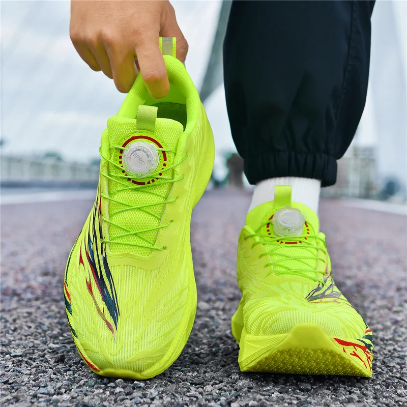 أحذية رياضية خضراء للجري للرجال بتصميم بإبزيم دوار أحذية ركض من الكربون للنساء أحذية رياضية رجالية خفيفة الوزن قابلة للتنفس #5