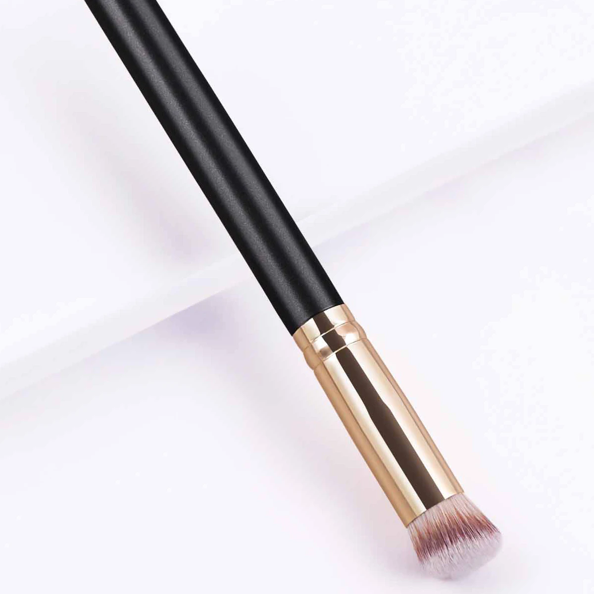 1pcs Makeup Brush  Cosmetic Round Oblique Powder Eyeshadow Nose Shadow Plastic Handle Blending  Beauty Makeup Brush Tools