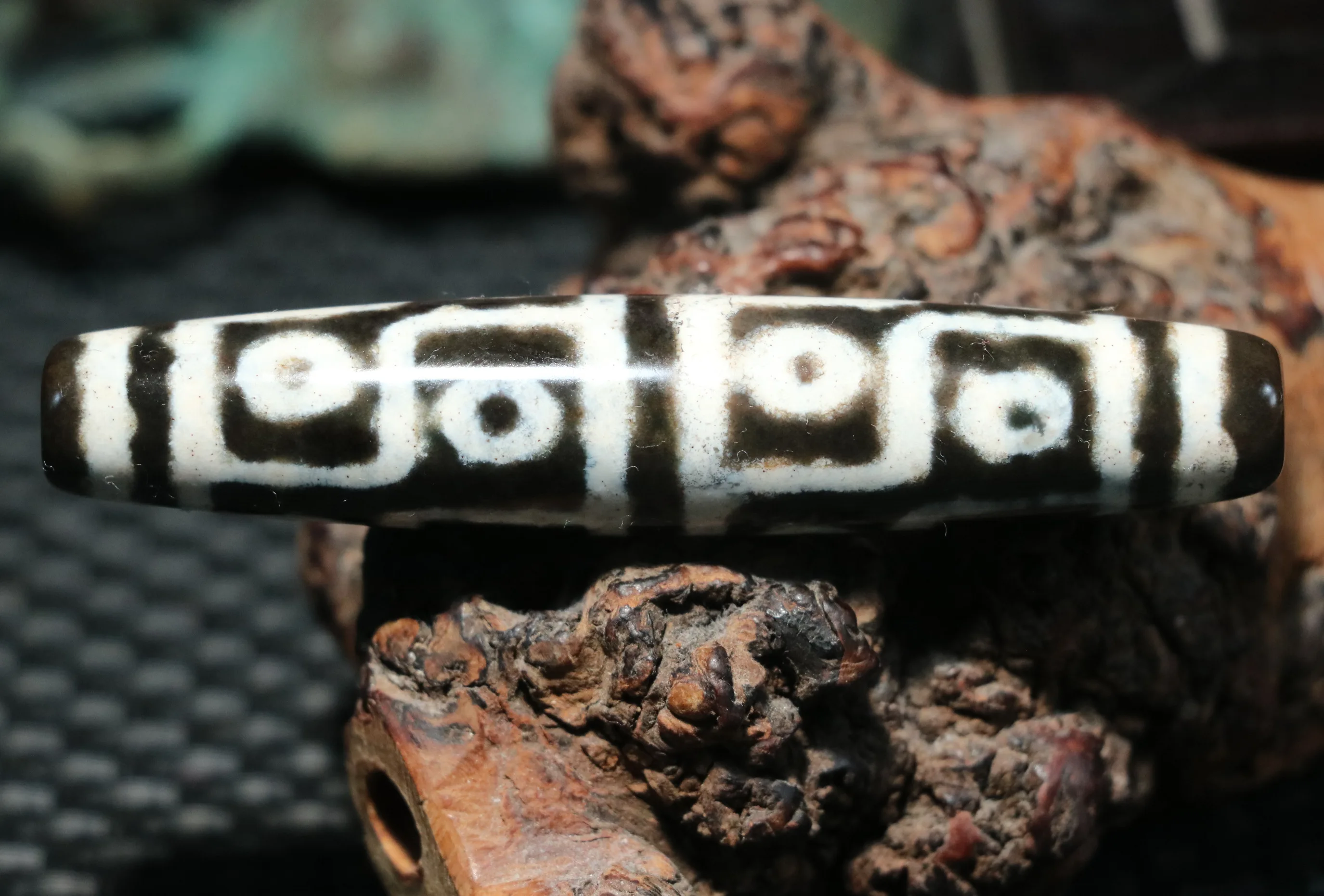 LKbrother Talisman Treasure Ultra Energy Tibetan Old Agate Fold Line 12 Eye Big Master Long dZi Bead Amulet Pendant 4A