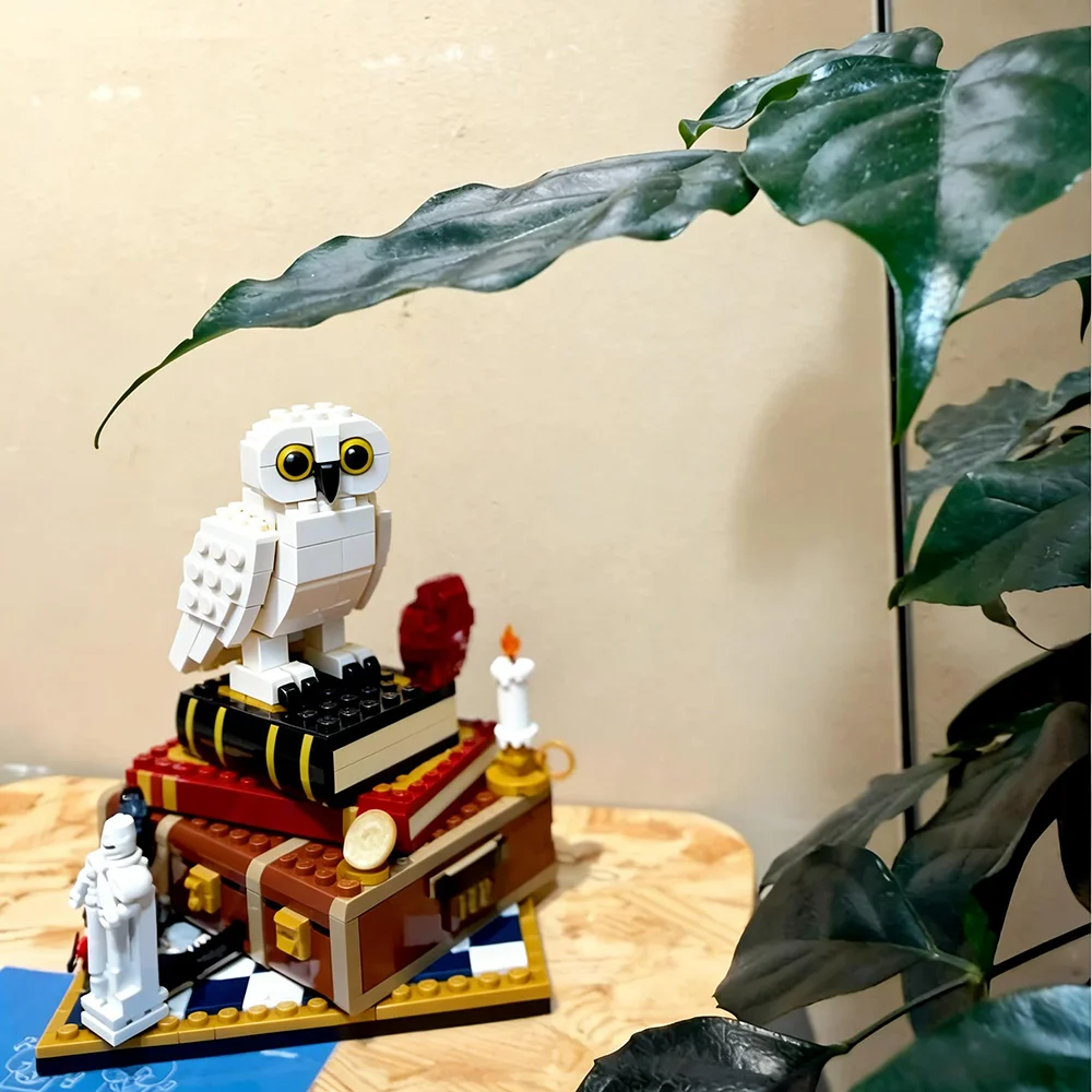 

In-stock 1571pcs Classic White Bird Stone Building Blocks Magic World Sets STEM DIY Style Kit Gift Toys for Adult Fans