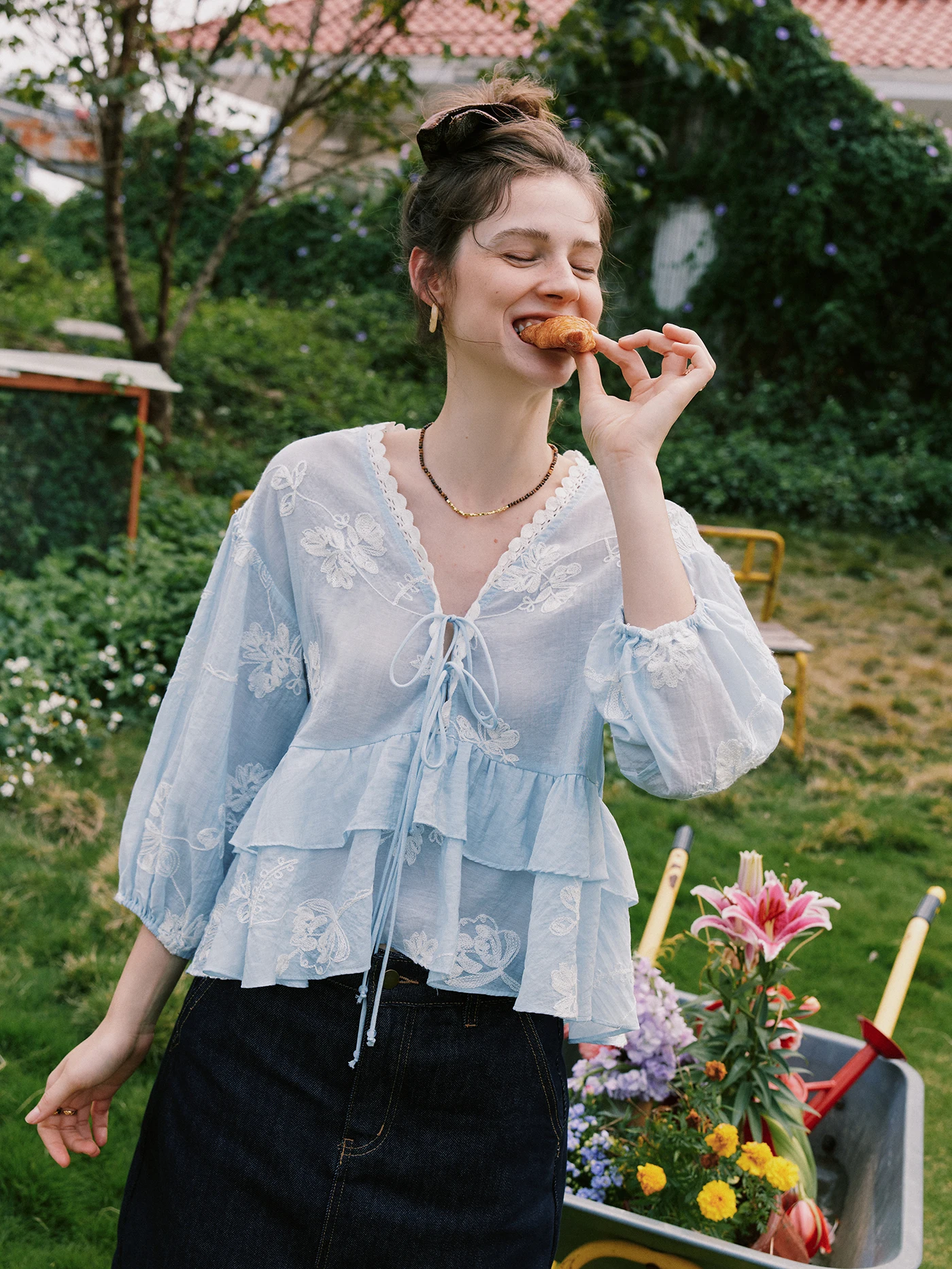 

Retro Embroidered Heavy Duty Thread Shirt with Lace Sleeves And Belt Loose Fit V Neck Short Length Plant Floral Pattern