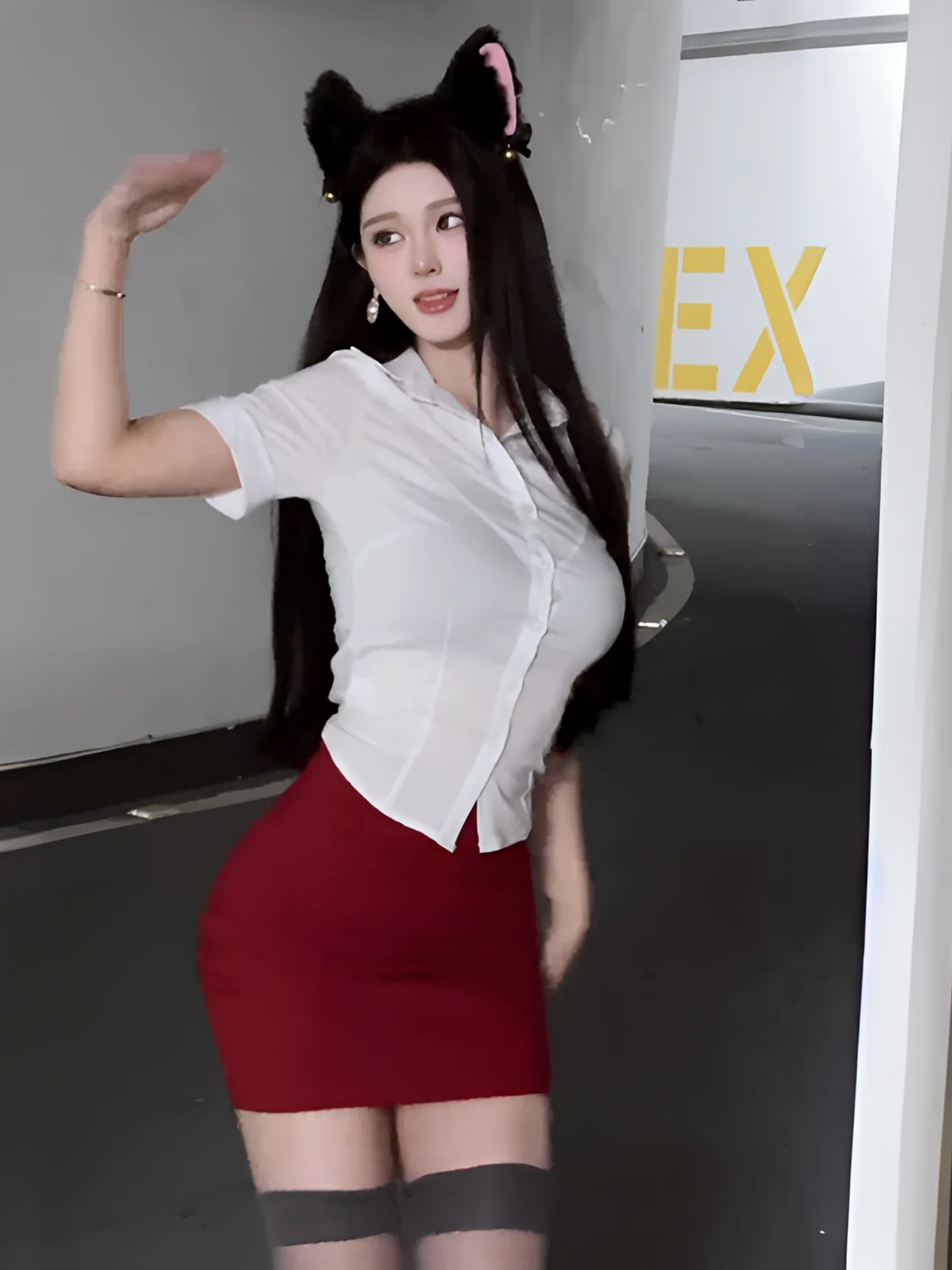 

Сексуальный комплект из топа и юбки в красно-белых тонах, профессиональная рабочая форма для секретарей, бортпроводников, техников.