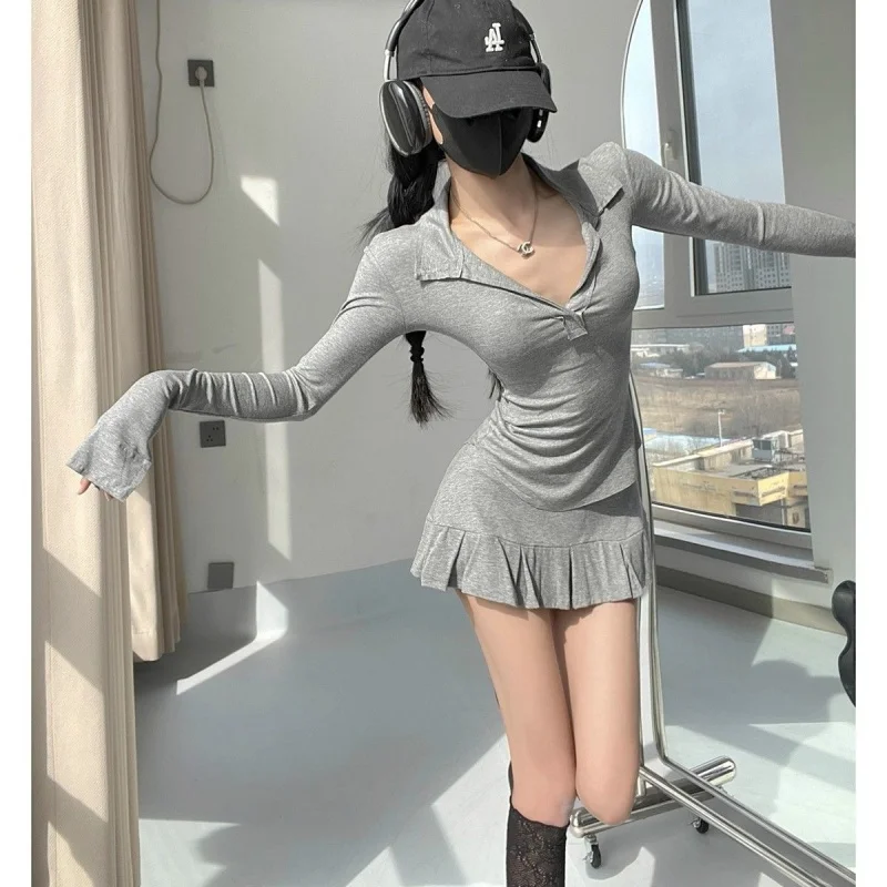 Damen V-Ausschnitt Slim Mini-Kleid mit Rüschen in Grau, 2-teiliges Kleiderset, Langarm-Kleid, Sexy Urlaubskleid