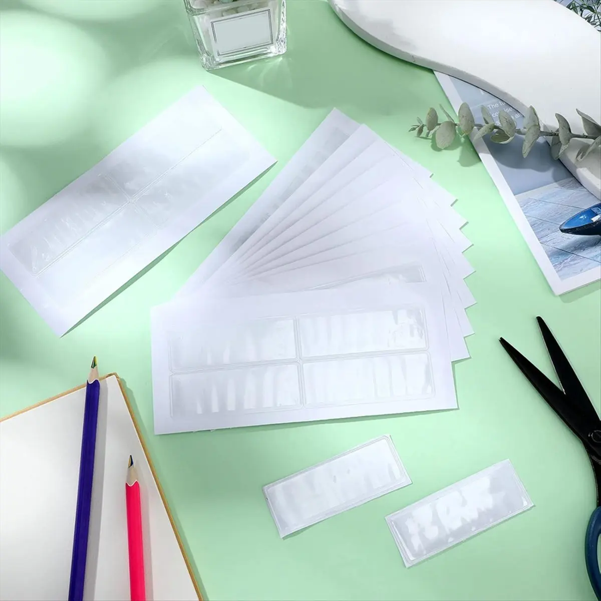 

ABJS 100 шт. самоклеящийся держатель этикетки, бирка для полки, 3 х 1 дюйм, клейкий карман для указательной карты, прозрачная пластиковая бирка для полки