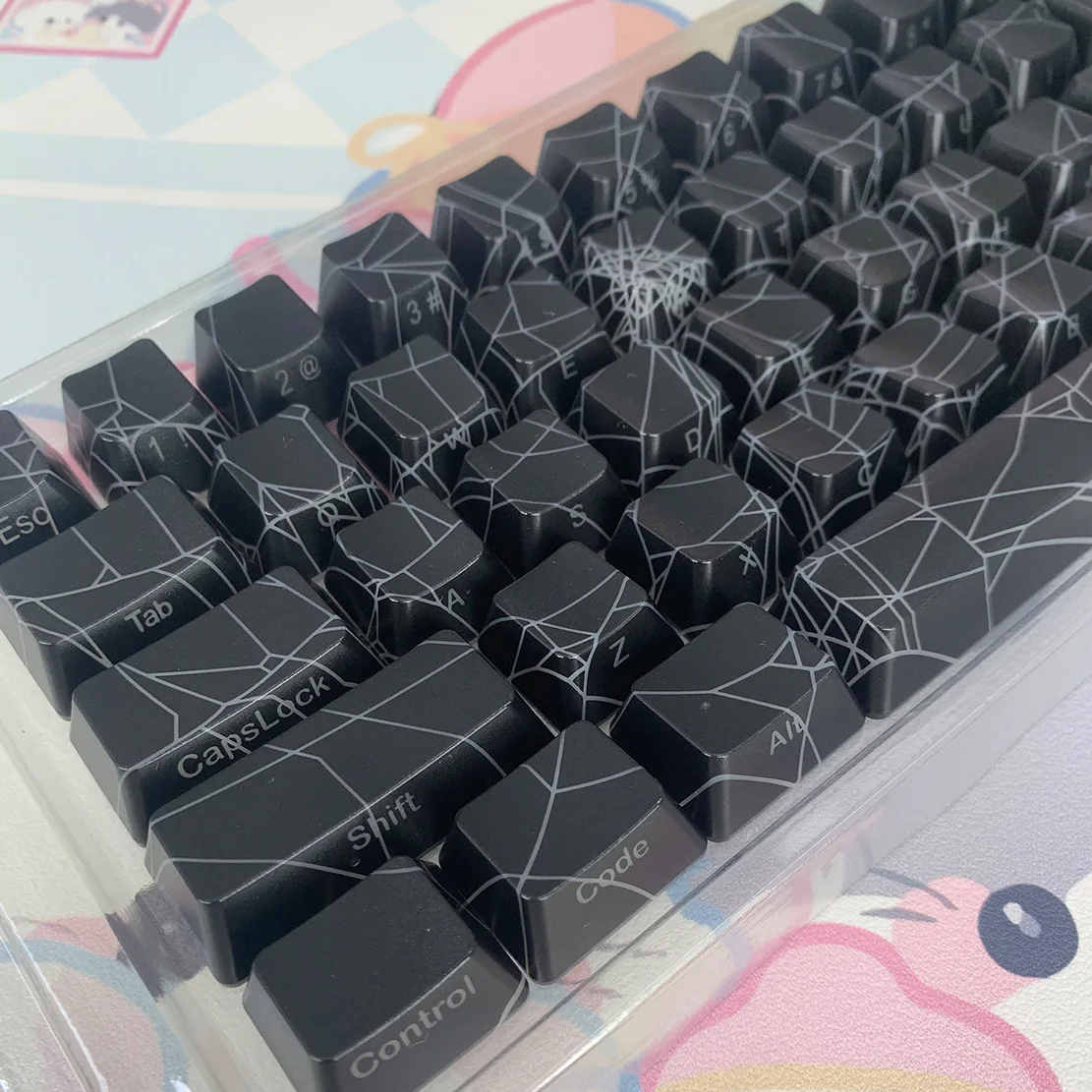 Contour light transmission side engraving personalized keycap black and white two-color keycap keyboard 68 keys