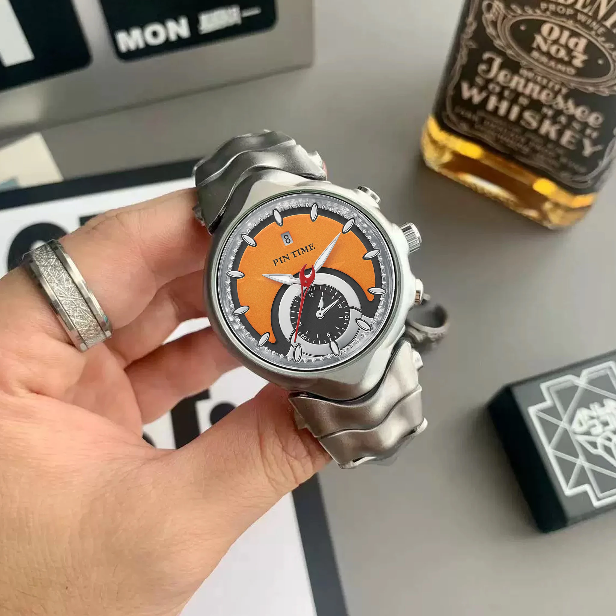 1 reloj de cuarzo para hombre, modelo Blue Judge, diseño retro original, tendencia de moda, reloj de alta gama con un diseño pequeño y moderno.