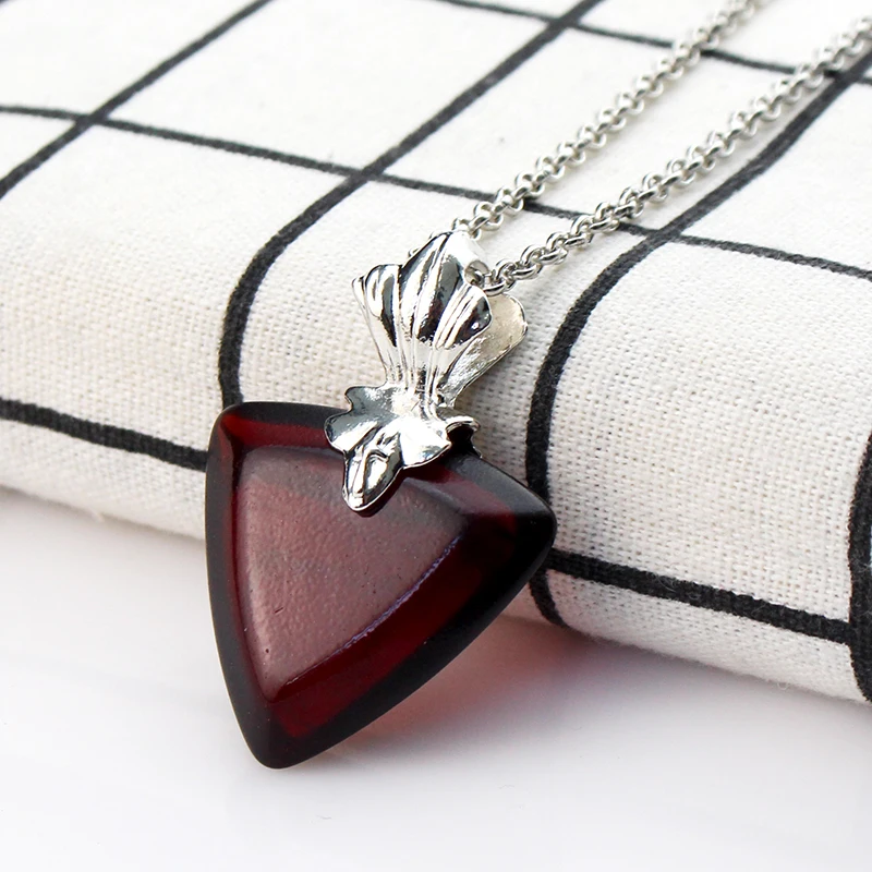 Women Necklace Japanese Cartoon Fate/Stay Night Necklace Rin Red Heart Shape Pendant Choker Jewelry Tohsaka Figure Cosplay Gifts