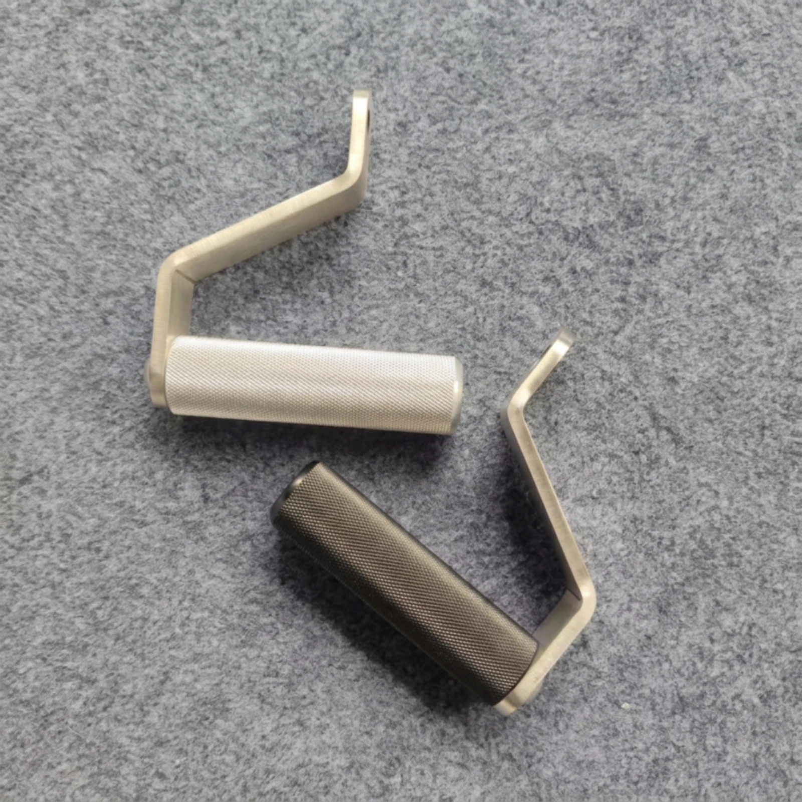 Picture 6: Lat Pull down Handles Knurled Pull down Handles Pulldown Auxiliary Handle Long-Lasting Gym Equipment Comfortable