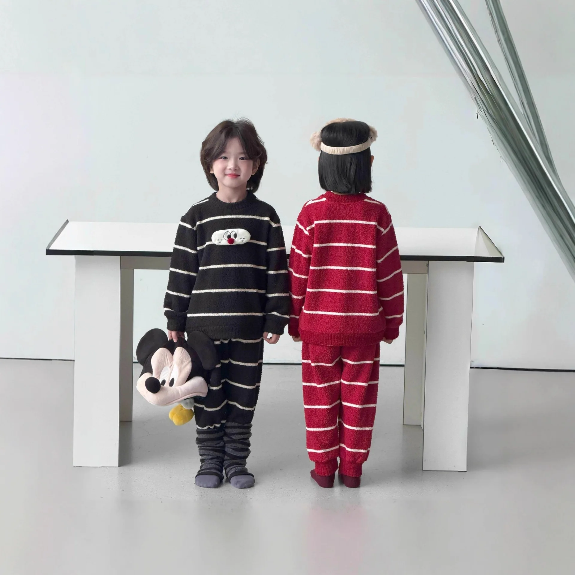 

Children's Pajamas Set For Autumn Winter 2025 New Boys Girls Kids Home Clothes Thicken Warm Velvet Fleece Pyjamas 2 Pieces Sets