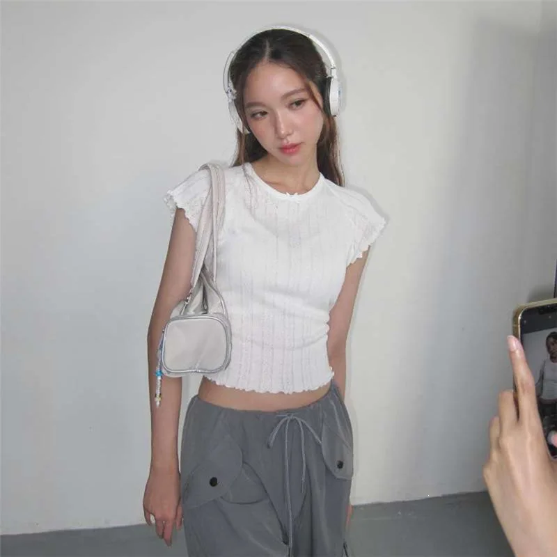 Summer women's new product - sweet and youthful style, solid color, unique and stylish round-neck, fitted short-sleeved T-shirt