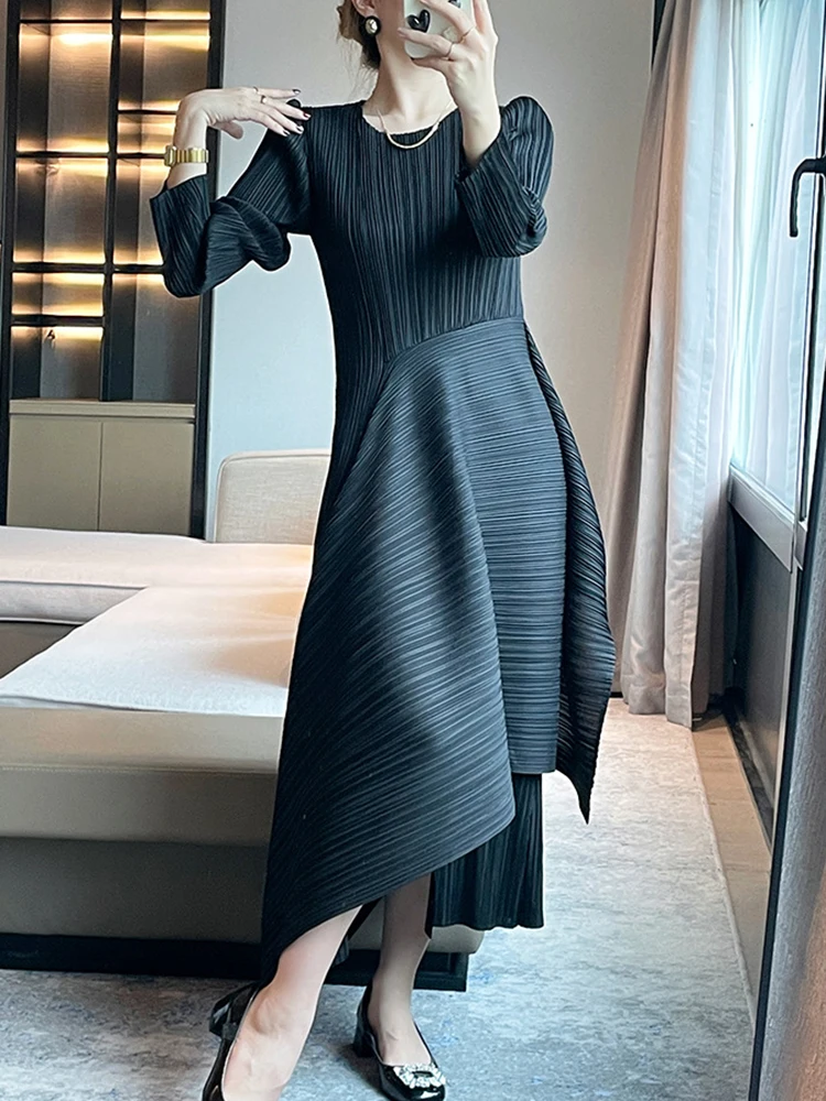 GVUW Patchwork Pleated A Line Dress Women Niche Design Elegant Evening Party Full Sleeve Round Collar New 2024 Autumn 17G3323