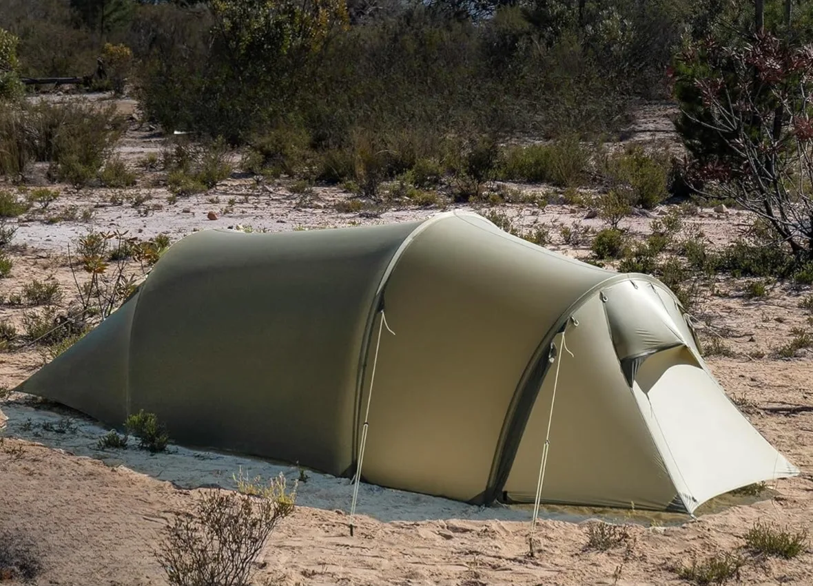 Hot-selling Double Layer 4 Season Waterproof 2-3 Person Tunnel Tent