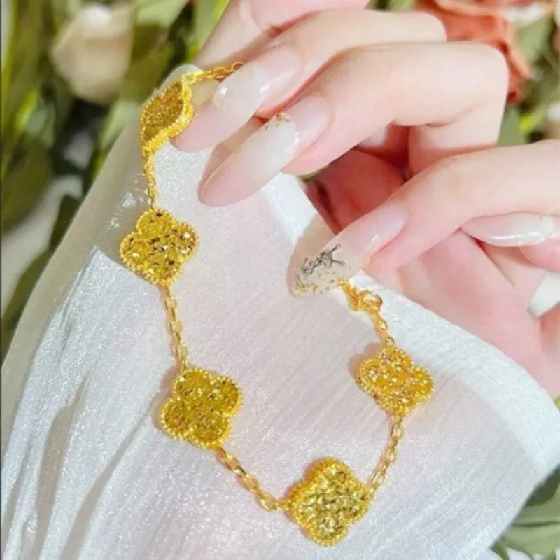 

Romantic Exquisite High-end Gorgeous Shining Five Flower Four Leaf Clover Lucky Laser Pendant Jewelry New Women's Bracelet