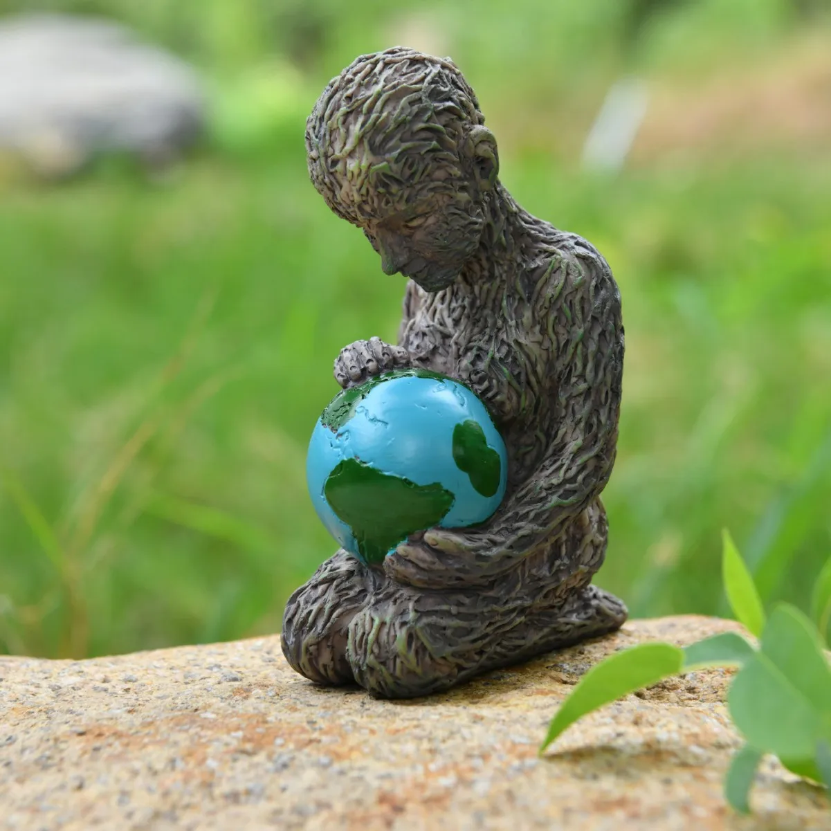 2026 New Creative Goddess Earth Mother Figurine Home Decor Resin Craft Earth Figure Nice Artcraft