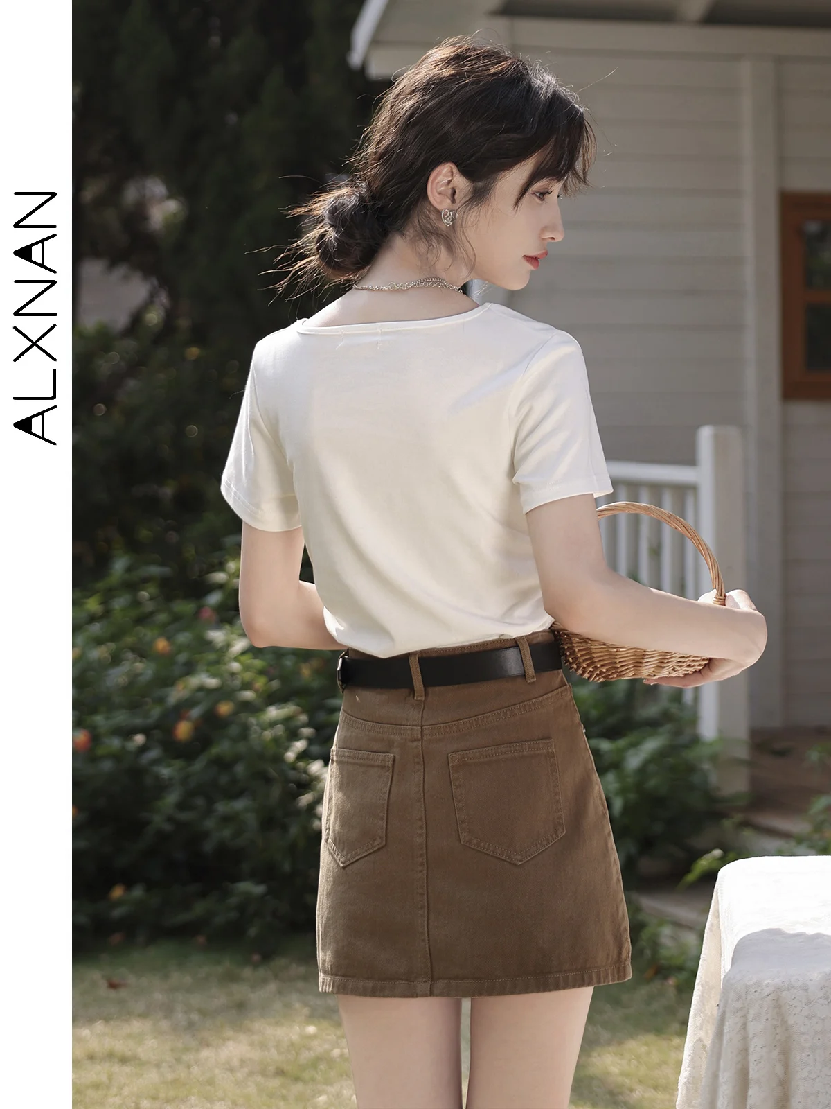 ALXNAN Women Simple Short Sleeved T-shirt 2024 Frenchy Side Shirring Square Collar Slim Fit Summer Tops Woman Tee Shirt LXN29361