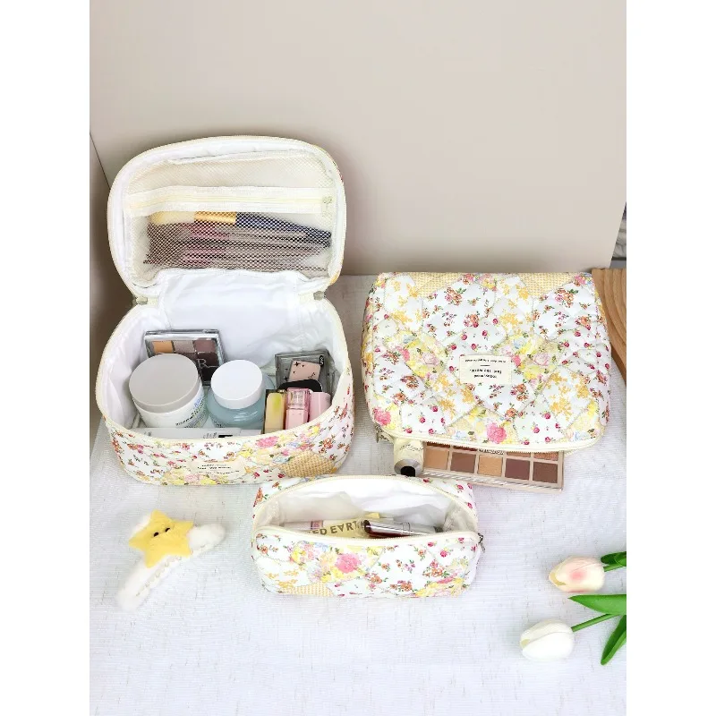 Vintage Floral Makeup Bag 3PCS Set, Large Capacity Handheld Travel Toiletry Bag, Portable Women Cosmetic Storage Pouch