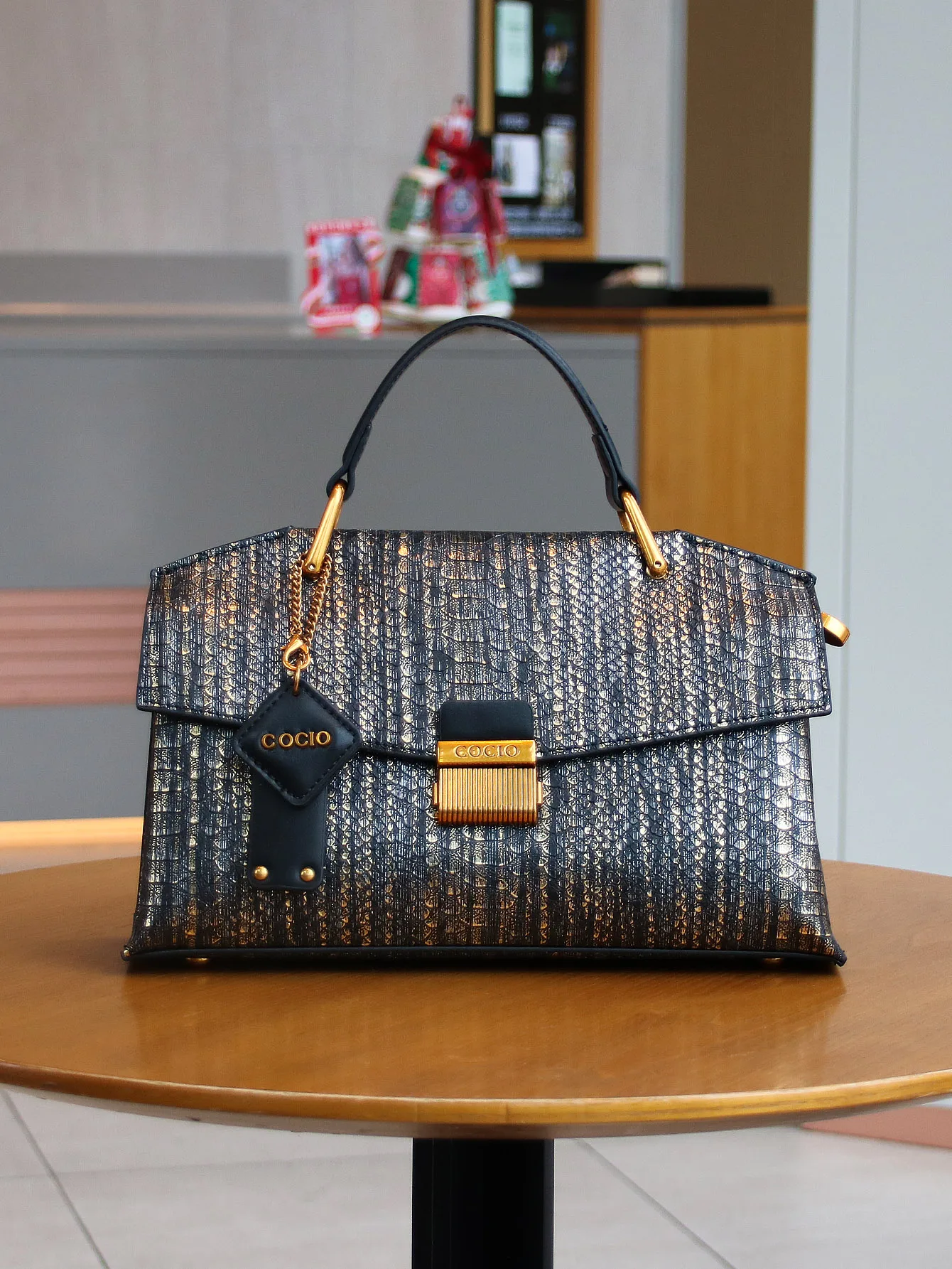 

2026 New Vintage Blue Snake Skin High-End Handbag, Fashionable Luxurious Women's Tote Bag, Lightweight Large Capacity Shoulder C