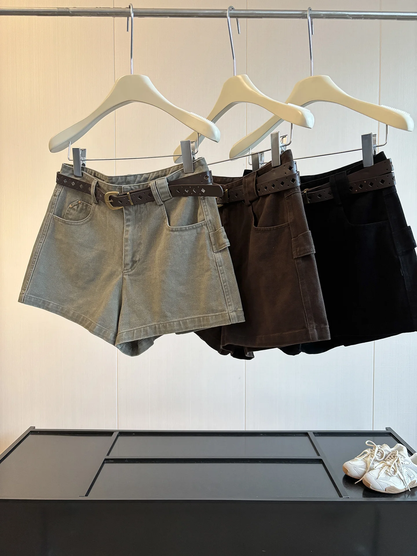 Khaki Denim High Waist Wide Leg Short Pants Women's Thin Style Slimming Hot Pants Autumn 2026 New Style Commute Style Polyest...
