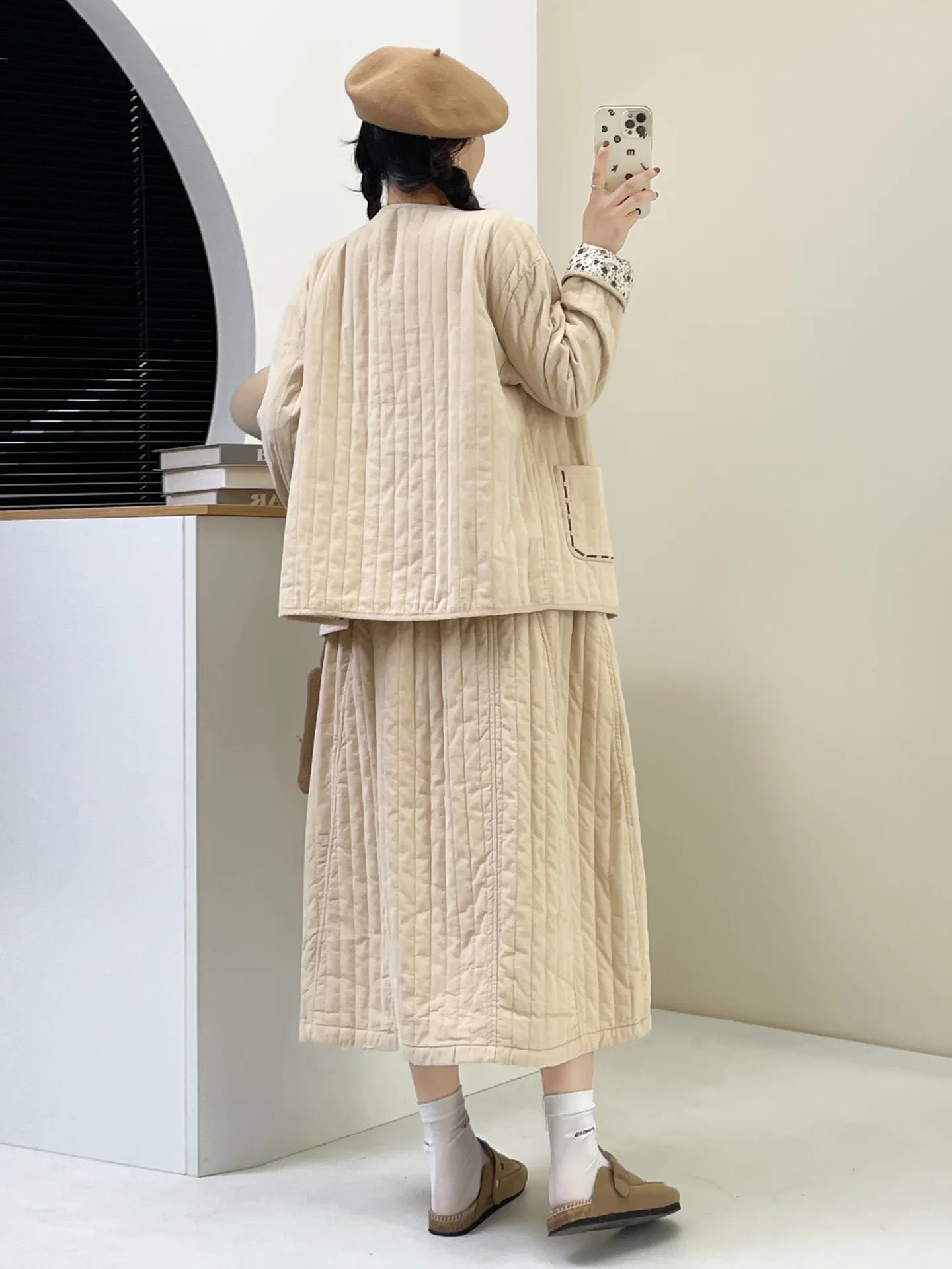 새로운 겨울 부드러운 면 재킷과 스커트 세트 여성 패치워크 면 의류 세로 줄무늬 따뜻한 패셔너블 여성복