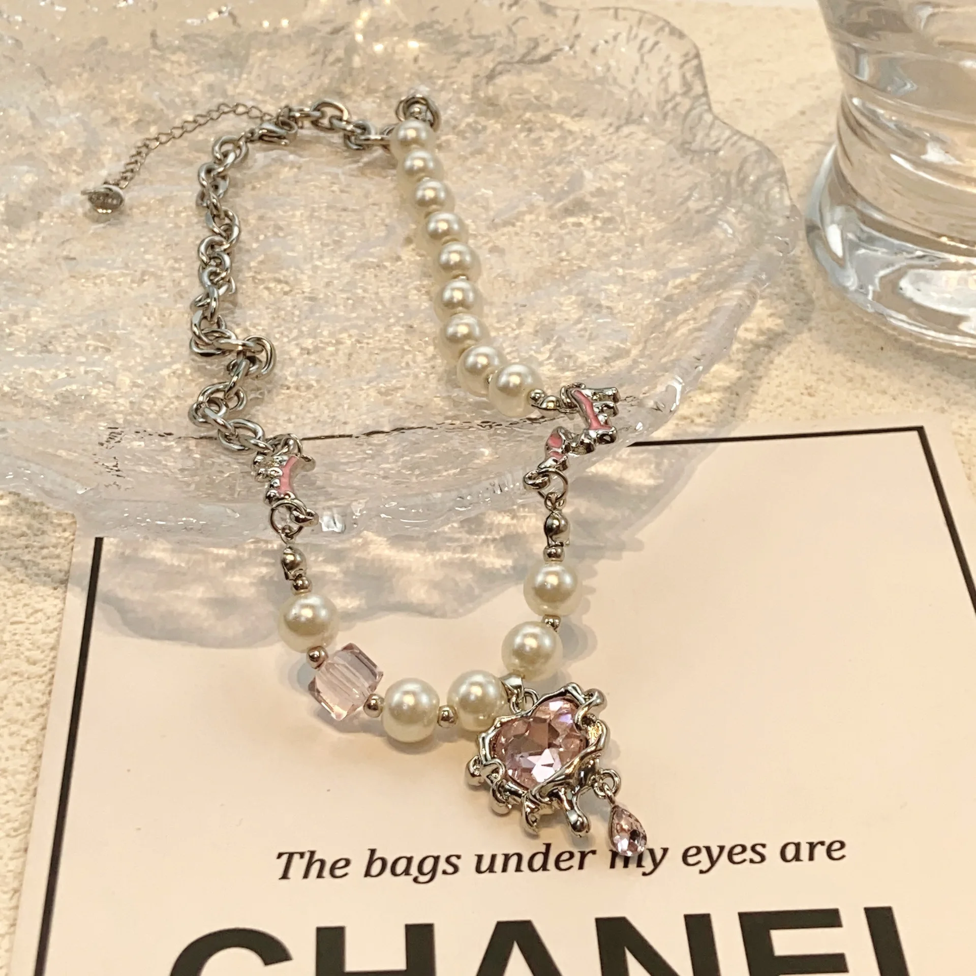 DUTRIEUX Love Heart Necklace Rhinestones Pearl Choker For Women Girls Pink Heart Pendant Necklaces Sweet Cool Fashion Jewelry