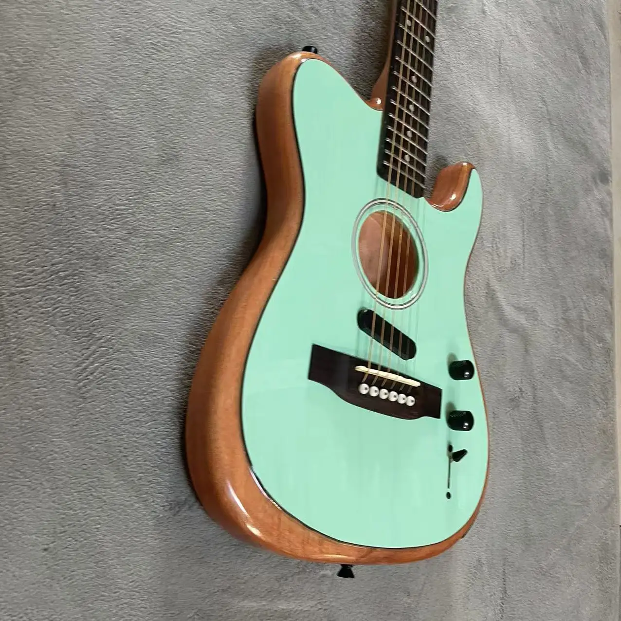 Electric Guitar Half Hollow 6-Chord Electric Guitar, Green Body, Factory Realistic Photo, In Stock, Order and Ship Immediately