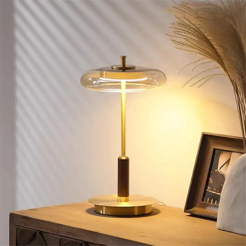 Vintage Walnussholz Tisch lampe Luxus LED Messing Lampe Gold Kunst Pilz Licht für Schlafzimmer Wohnzimmer Studie Nachttisch lampen