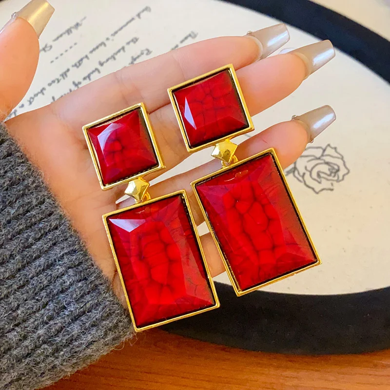 XIALUOKE Retro Exaggeration Geometric Square Red Stud Earrings For Women European American Style Earrings Party Travel Jewelry