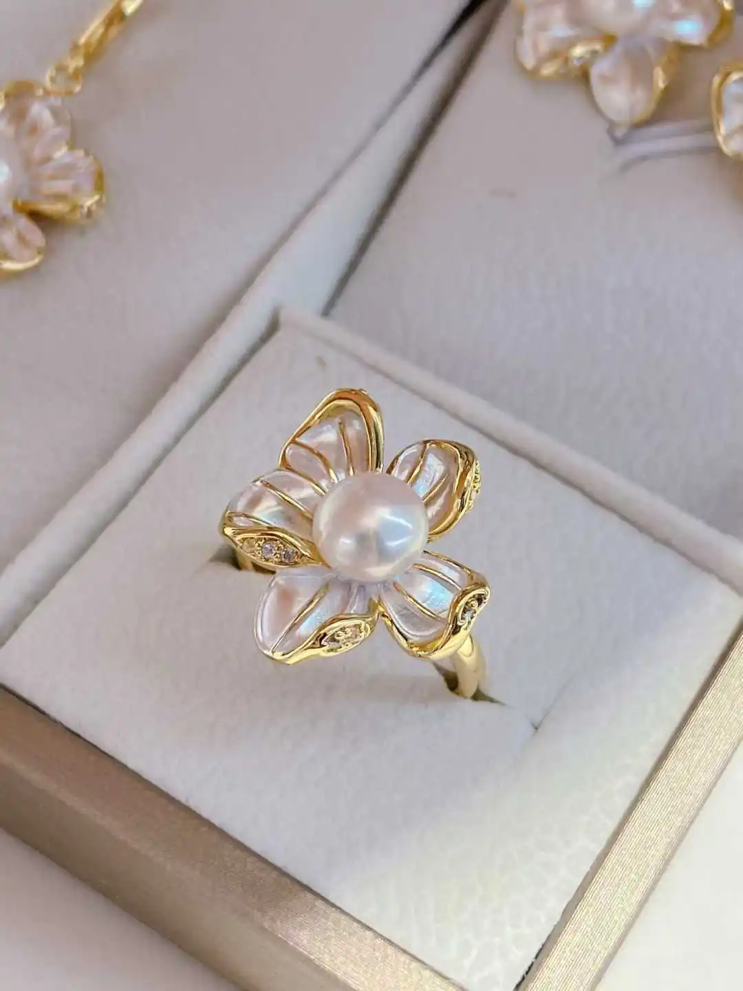 Certificated 3pcs/Set Natural Freshwater Pearl Flower Jewelry 14K Gold Filled Floral/Butterfly Ear Studs/Pendant Necklace/Ring view 3