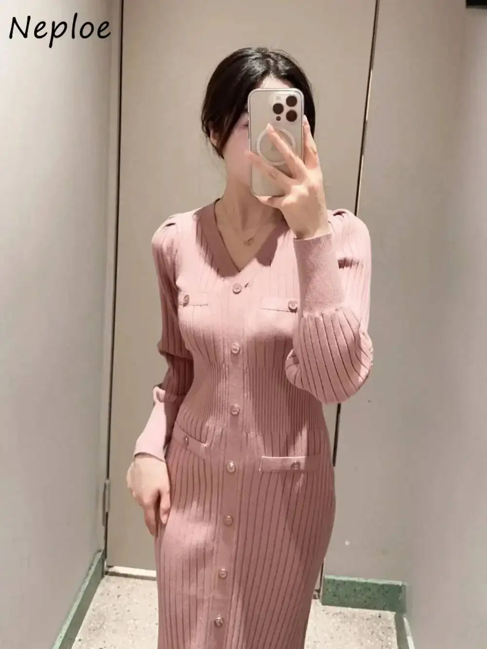 

Новое вязаное платье русалки с v-образным вырезом и длинными рукавами, женское облегающее элегантное платье с тонкой талией, японское модное классическое женское платье