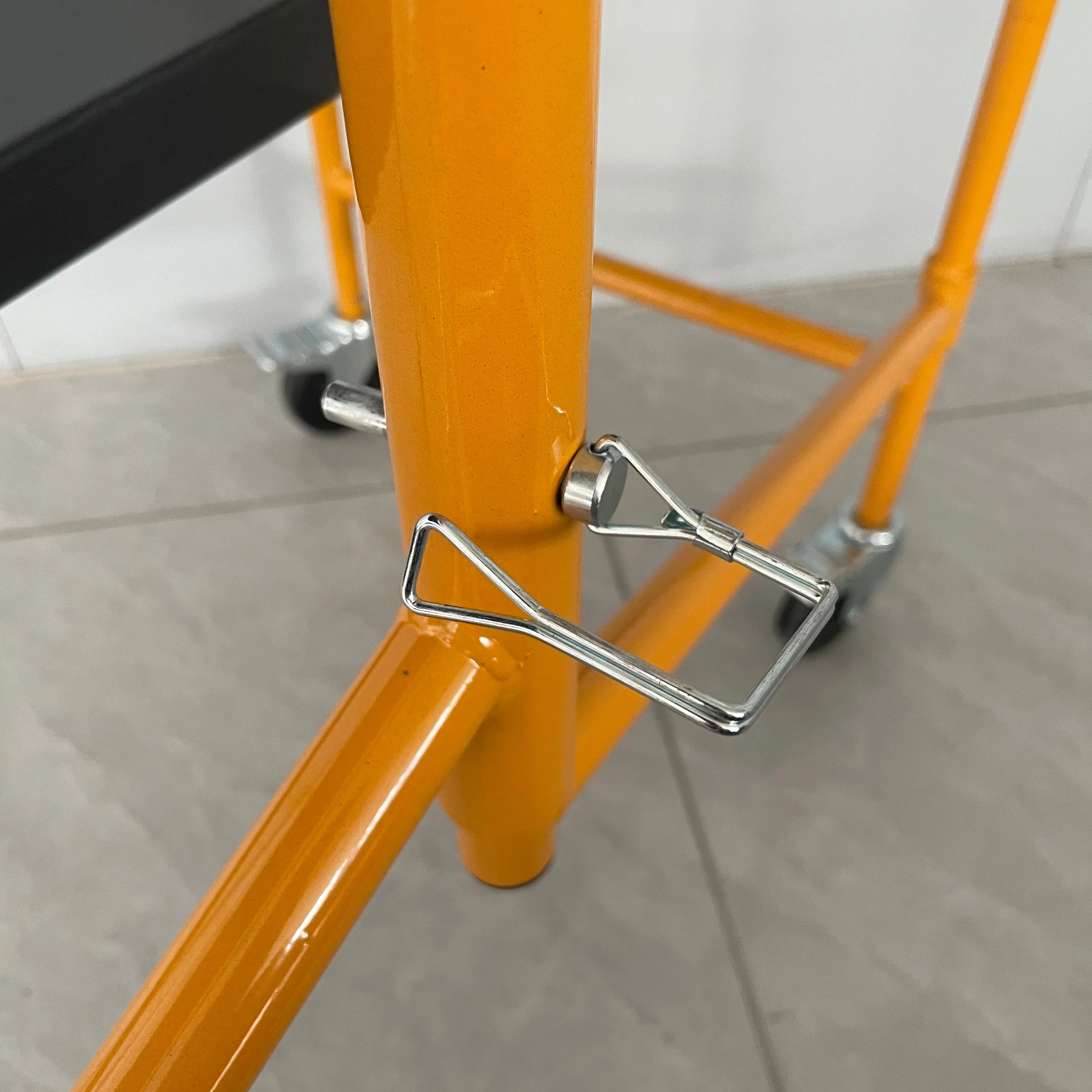 Equipamento de construção e construção de andaime de aço dobrável universal pequeno para materiais de construção